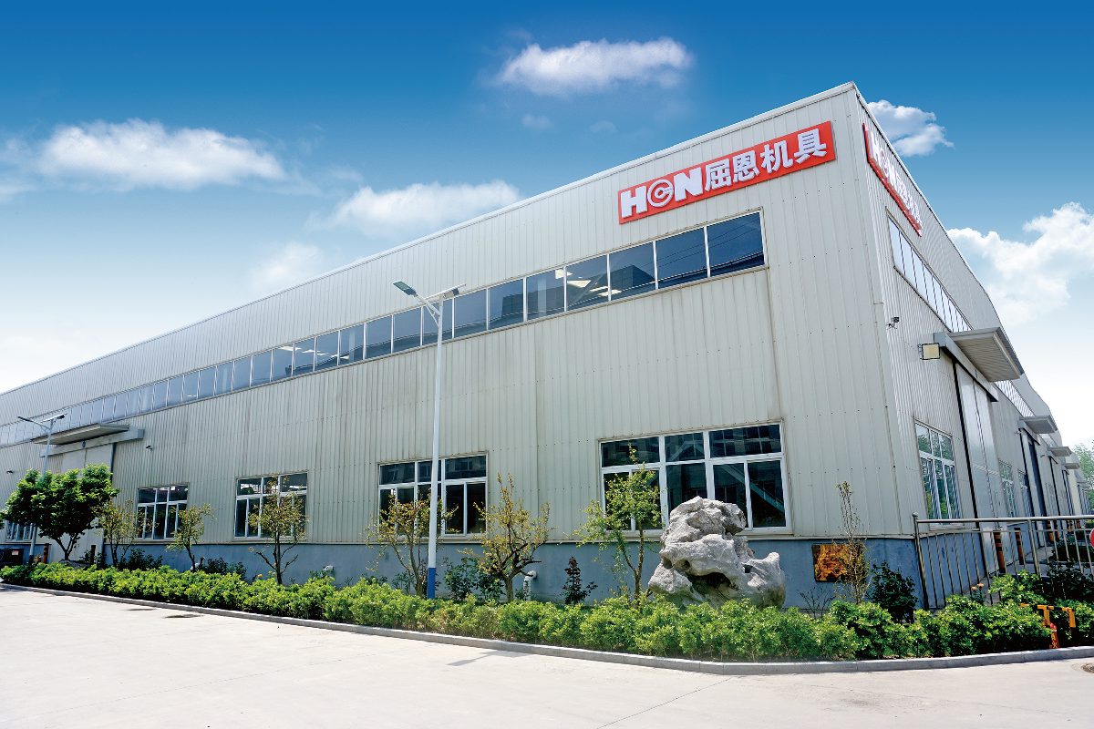 屈恩机具生产车间
